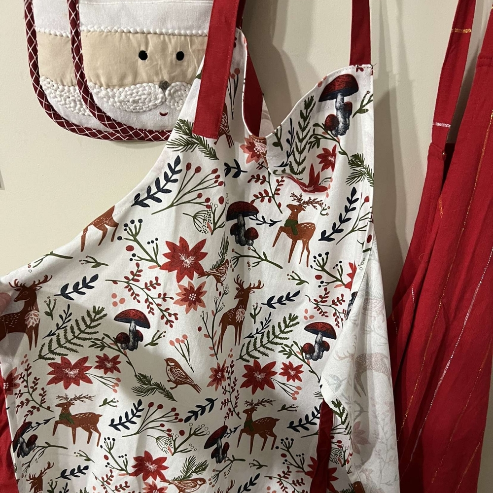 Mushroom Christmas Apron 🍄